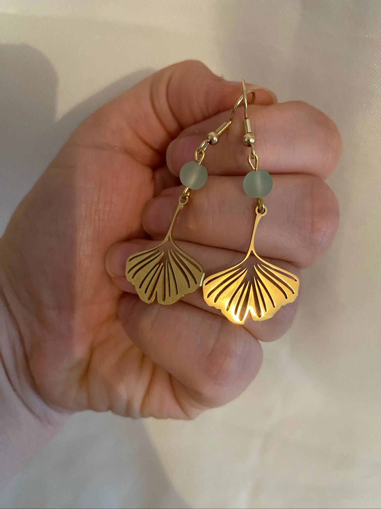 Brincos de orelha pequena Gingko efeito espelho dourado – photo 5